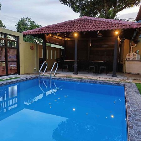 Homestay Laman Nuri, Kota Damansara Petaling Jaya Exteriör bild