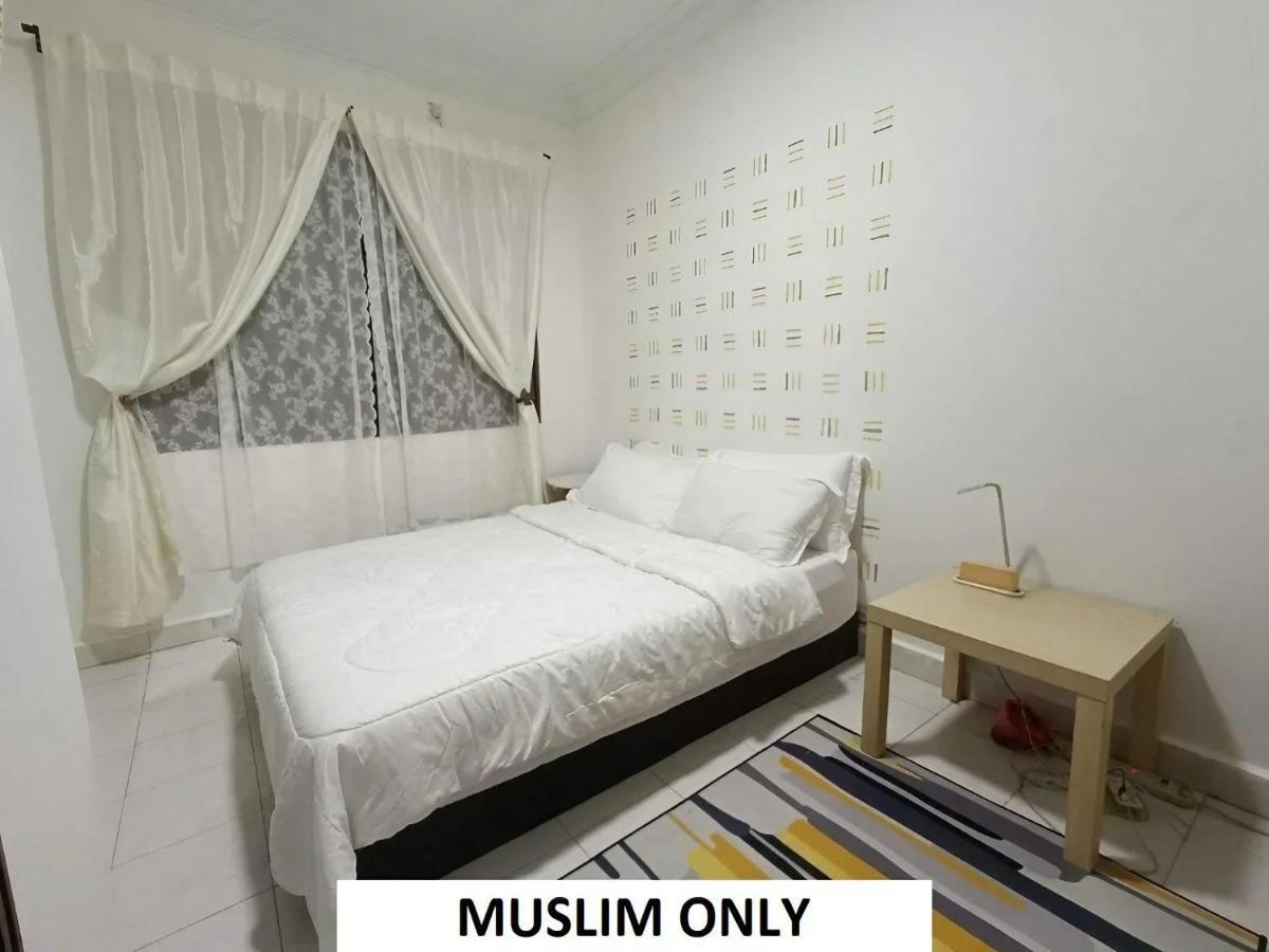 Homestay Laman Nuri, Kota Damansara Petaling Jaya Exteriör bild
