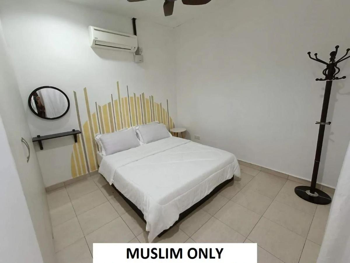 Homestay Laman Nuri, Kota Damansara Petaling Jaya Exteriör bild